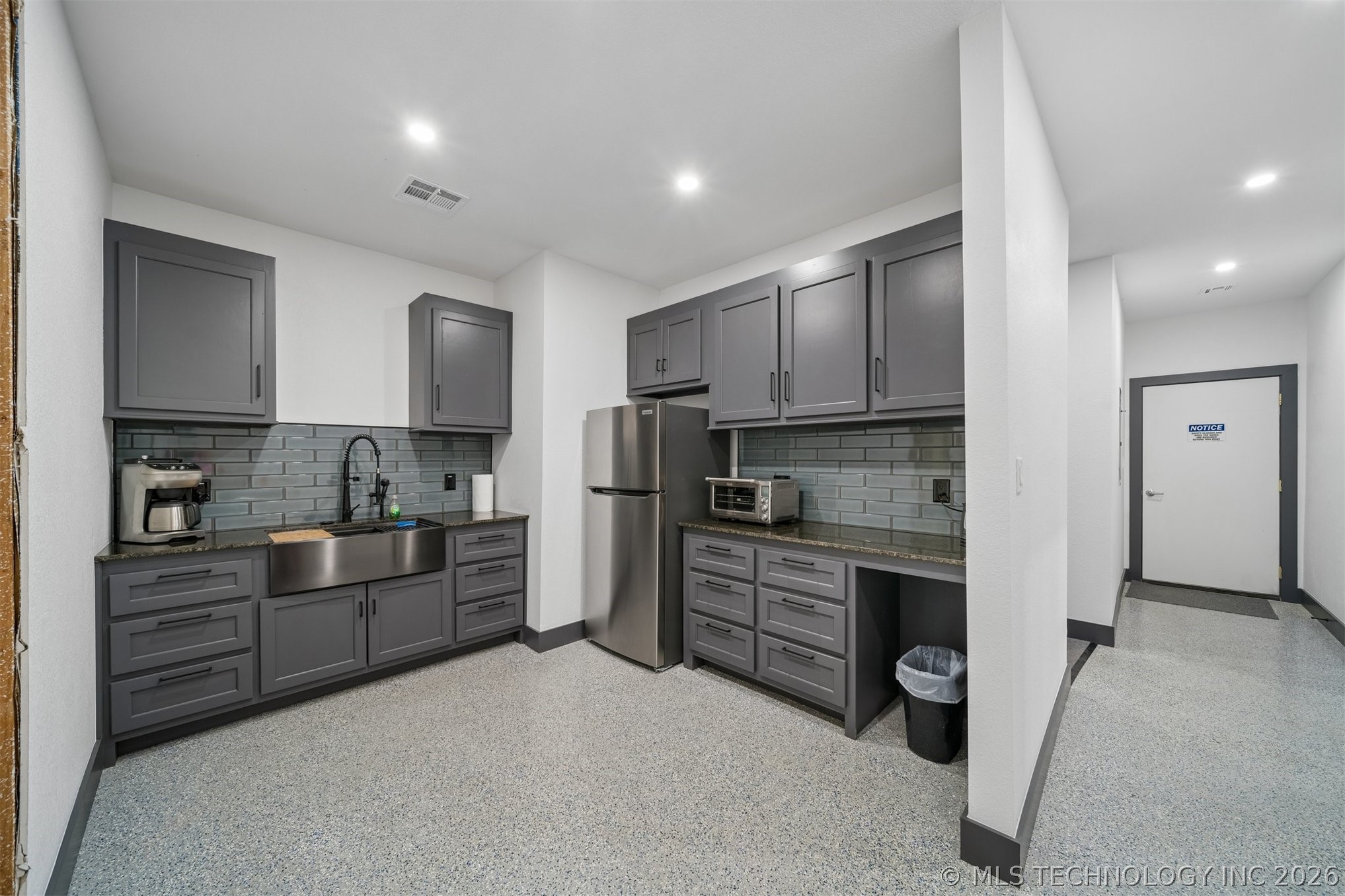 1422 E Fairview Street Nowata OK 74048
