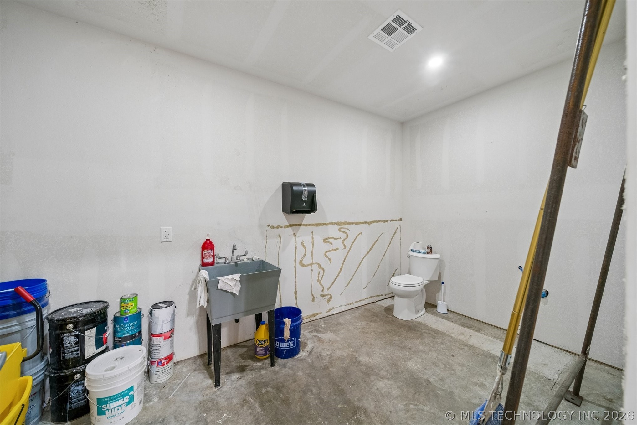 1422 E Fairview Street Nowata OK 74048