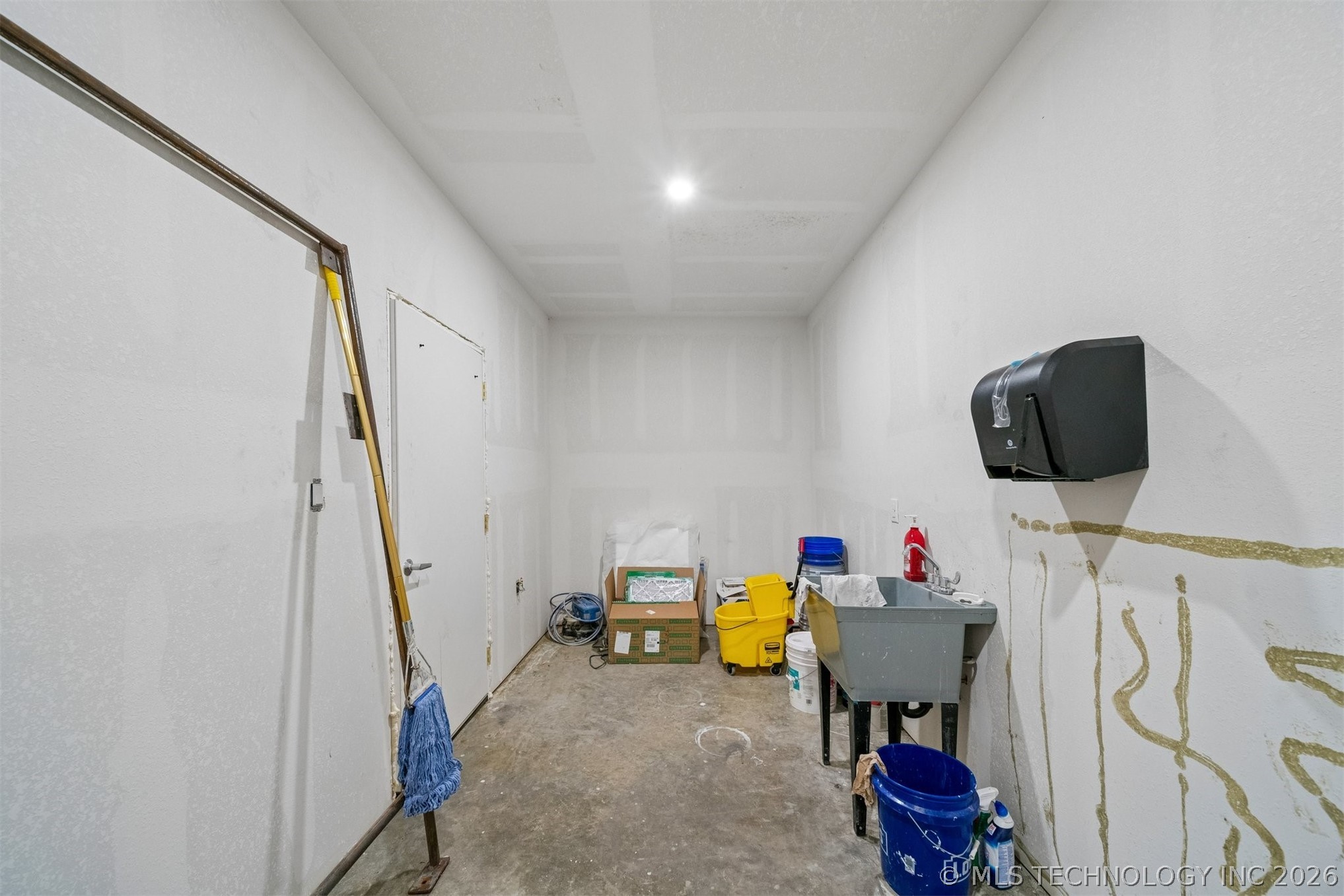 1422 E Fairview Street Nowata OK 74048