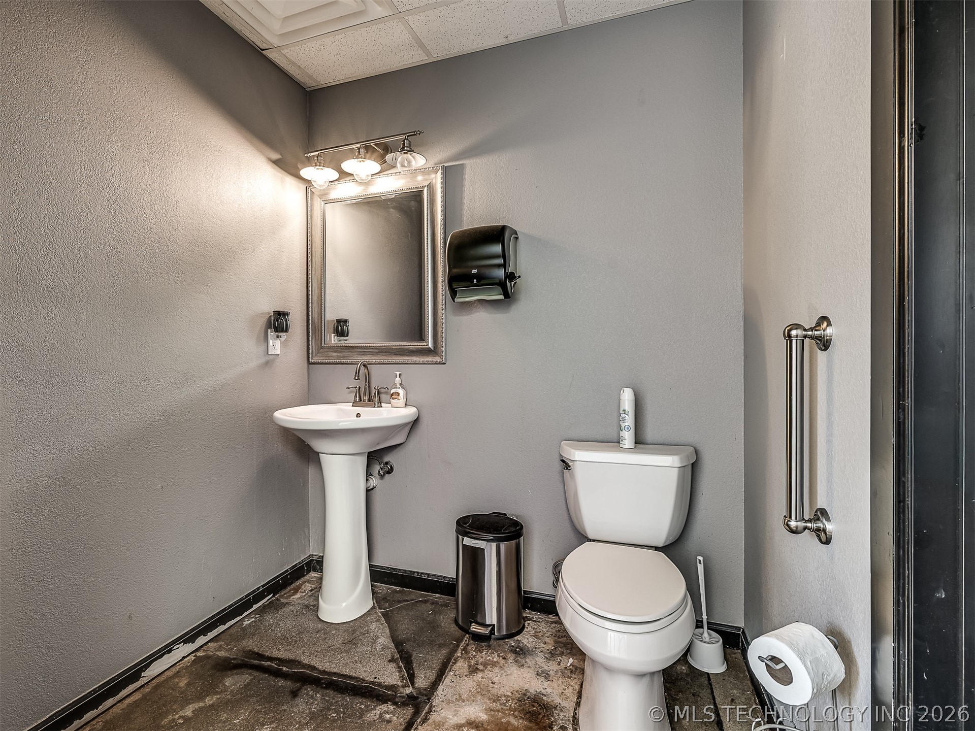 206 E Rogers Boulevard Skiatook OK 74070