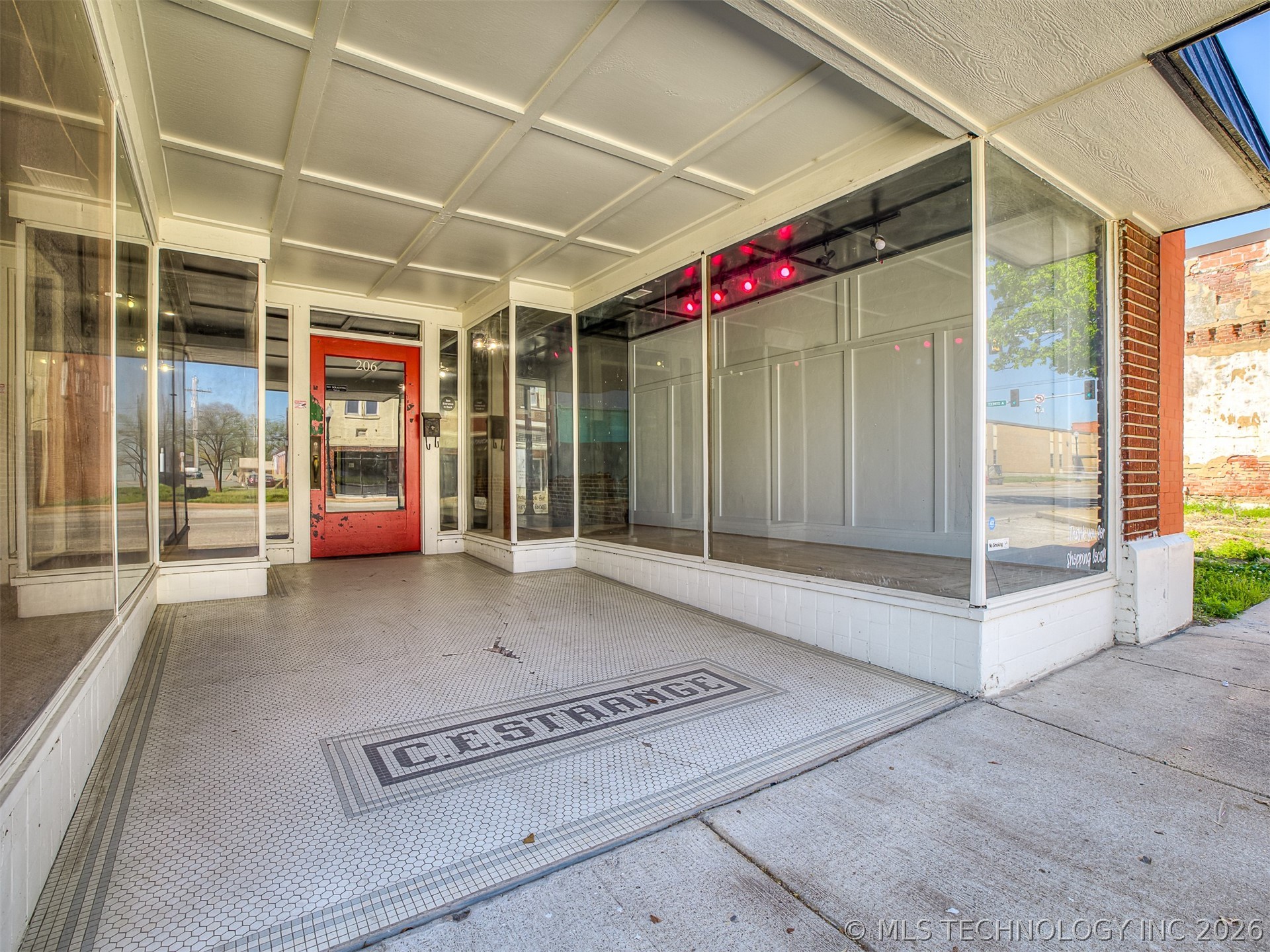 206 E Rogers Boulevard Skiatook OK 74070