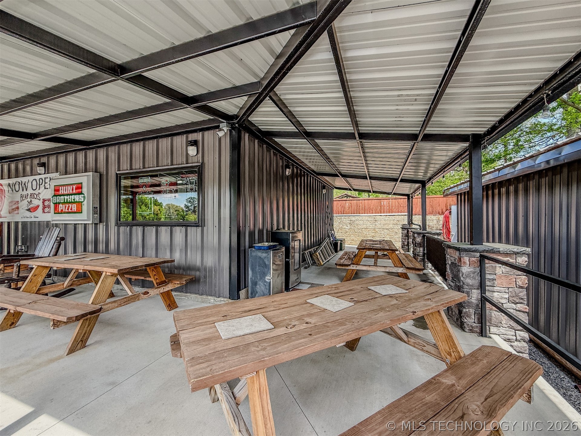 3184 Highway 51 Hulbert OK 74441