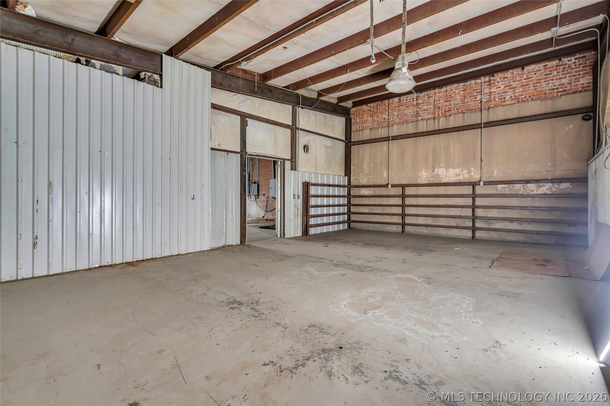 121 Davis Wilson OK 73463