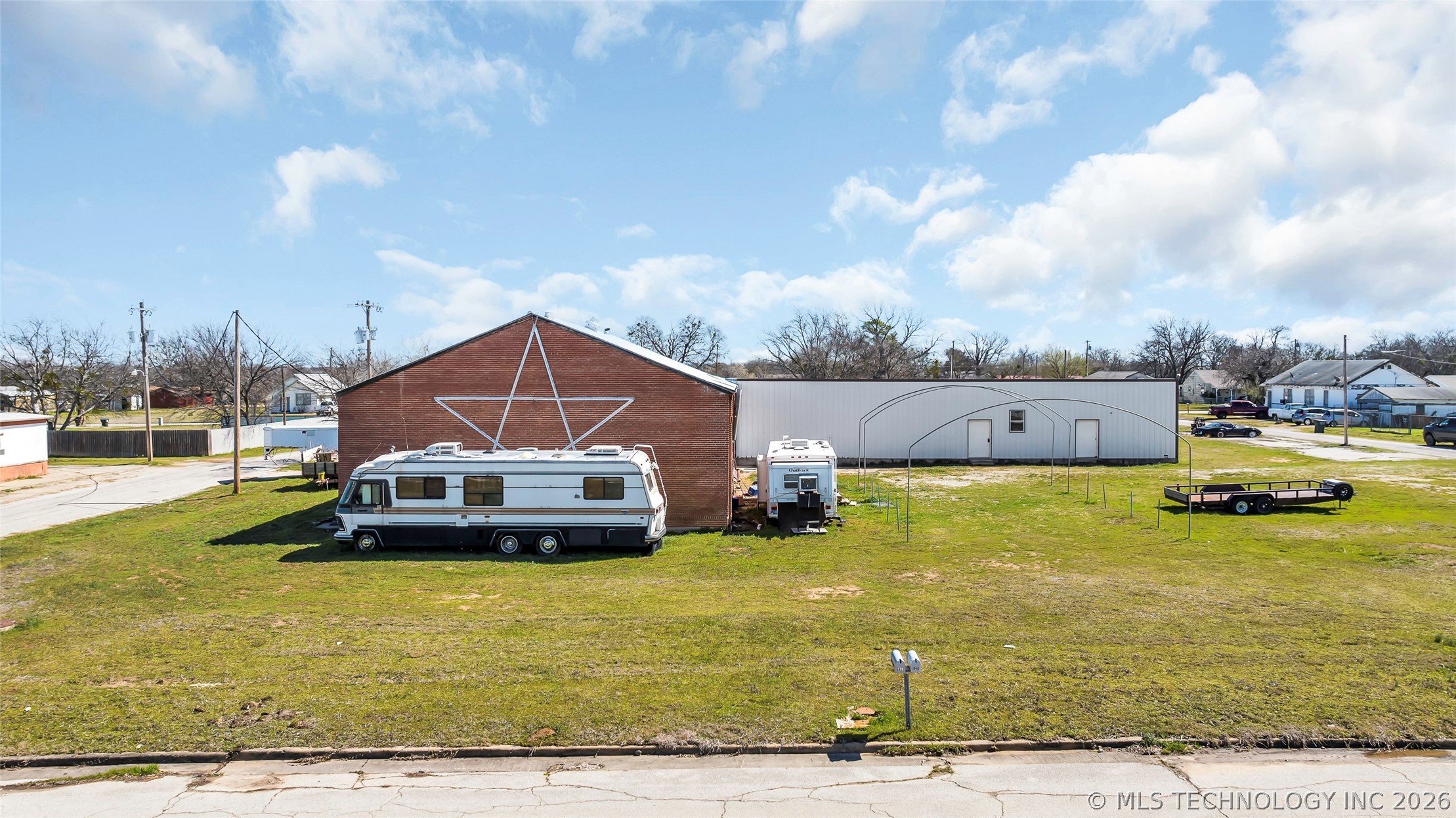 121 Davis Wilson OK 73463