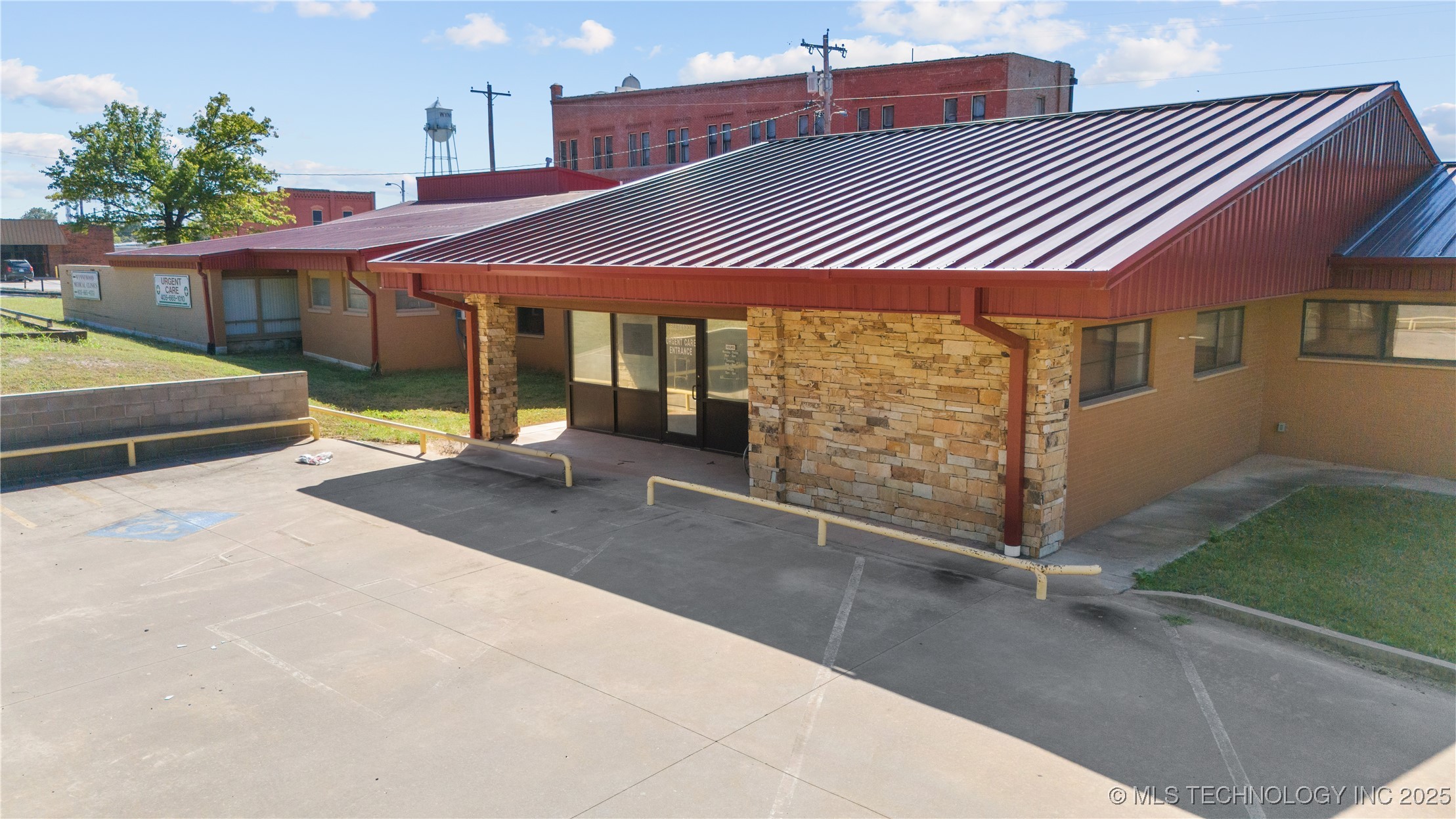 116 E Robert S Kerr Boulevard Wynnewood OK 73098