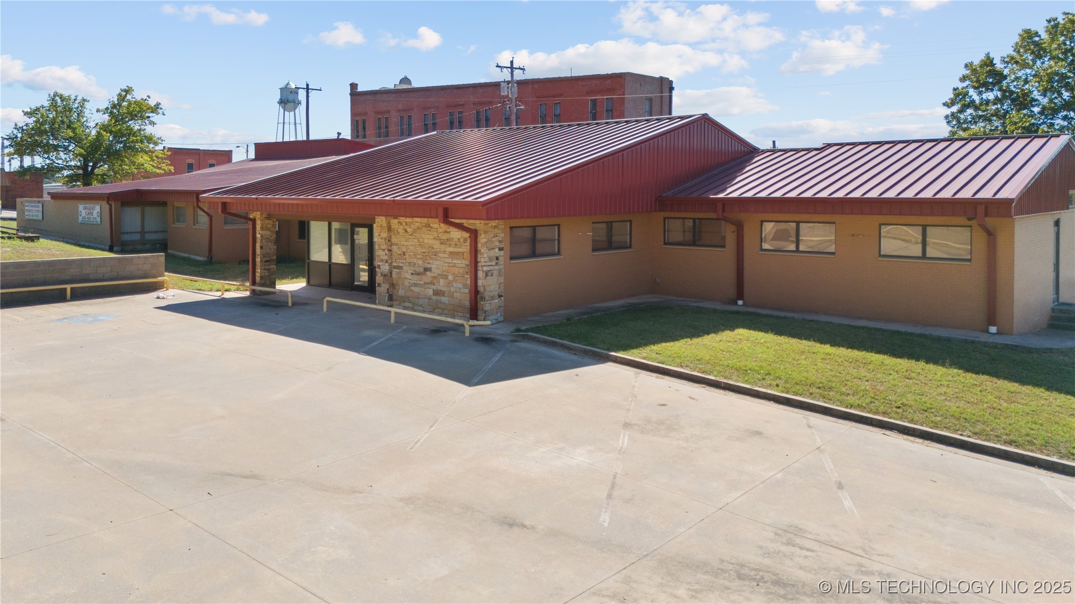 116 E Robert S Kerr Boulevard Wynnewood OK 73098