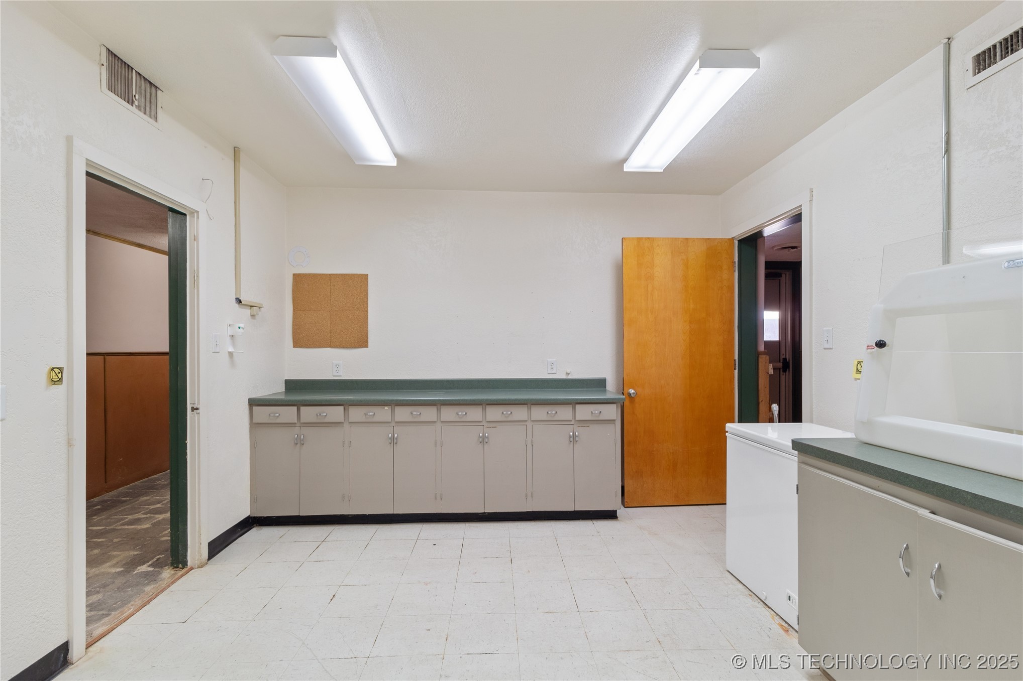 116 E Robert S Kerr Boulevard Wynnewood OK 73098