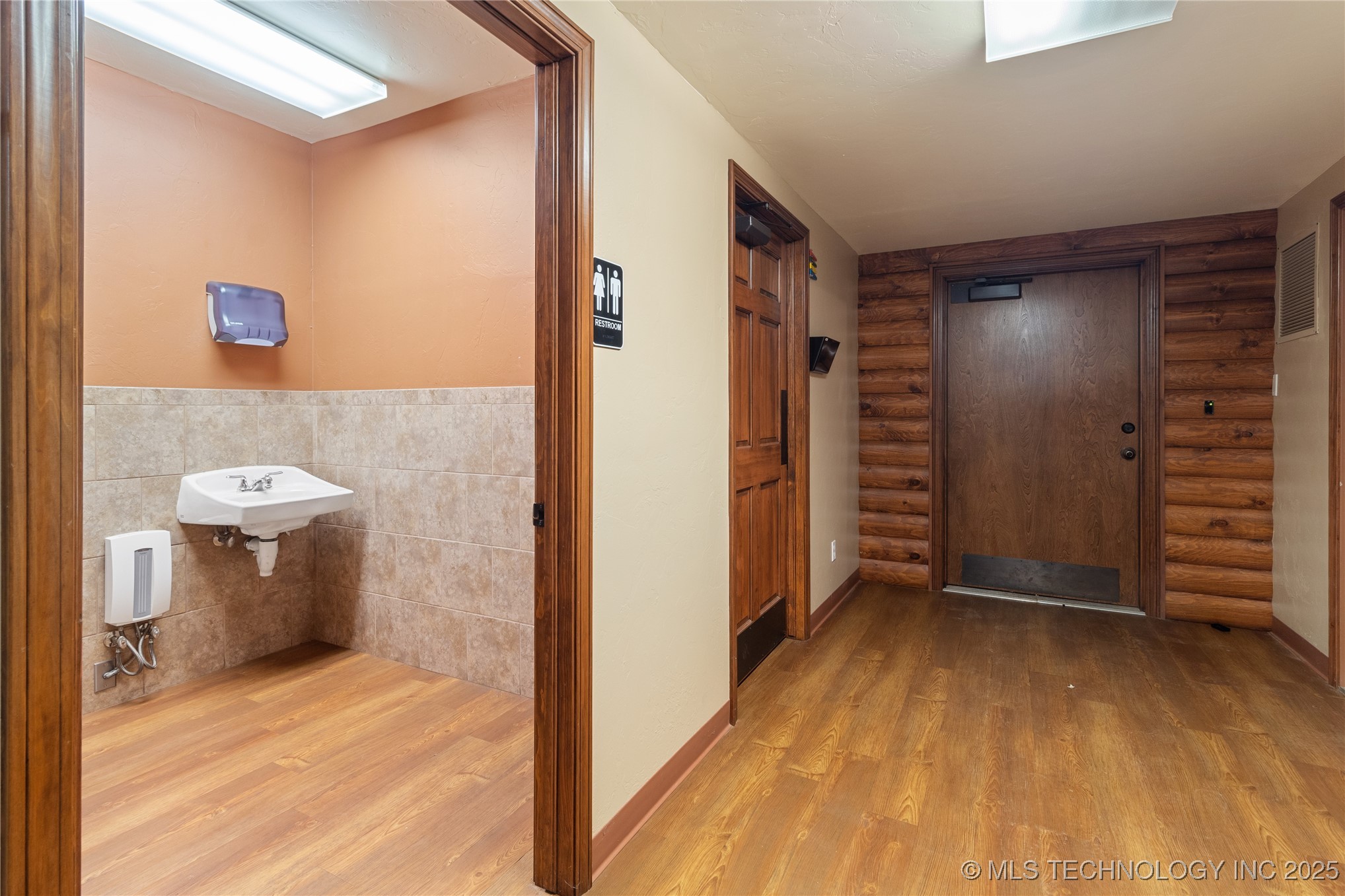 116 E Robert S Kerr Boulevard Wynnewood OK 73098