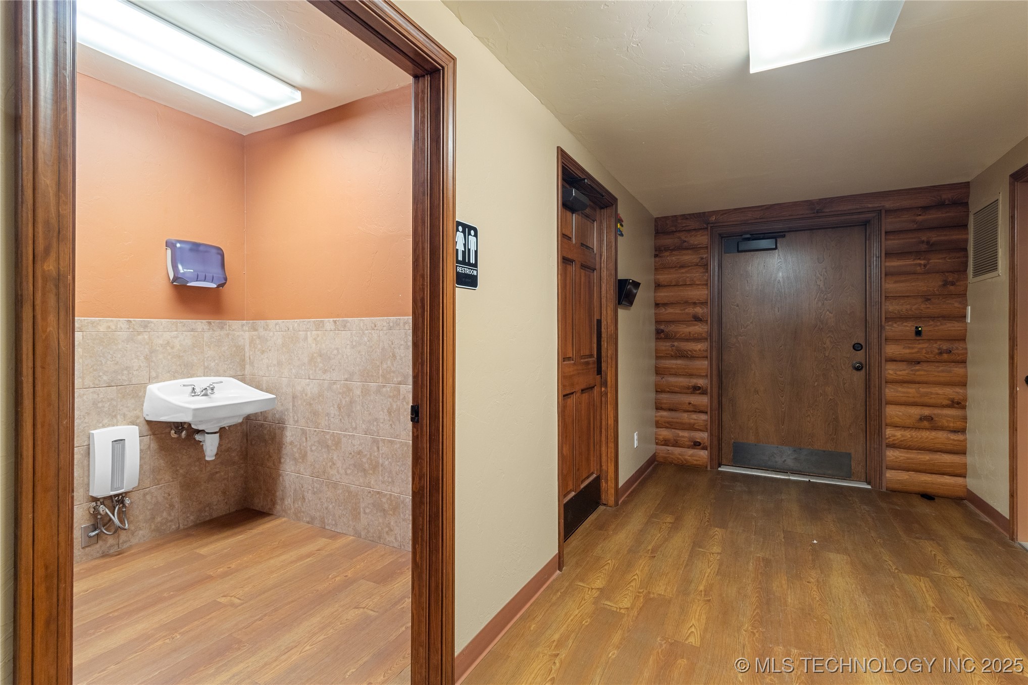 116 E Robert S Kerr Boulevard Wynnewood OK 73098