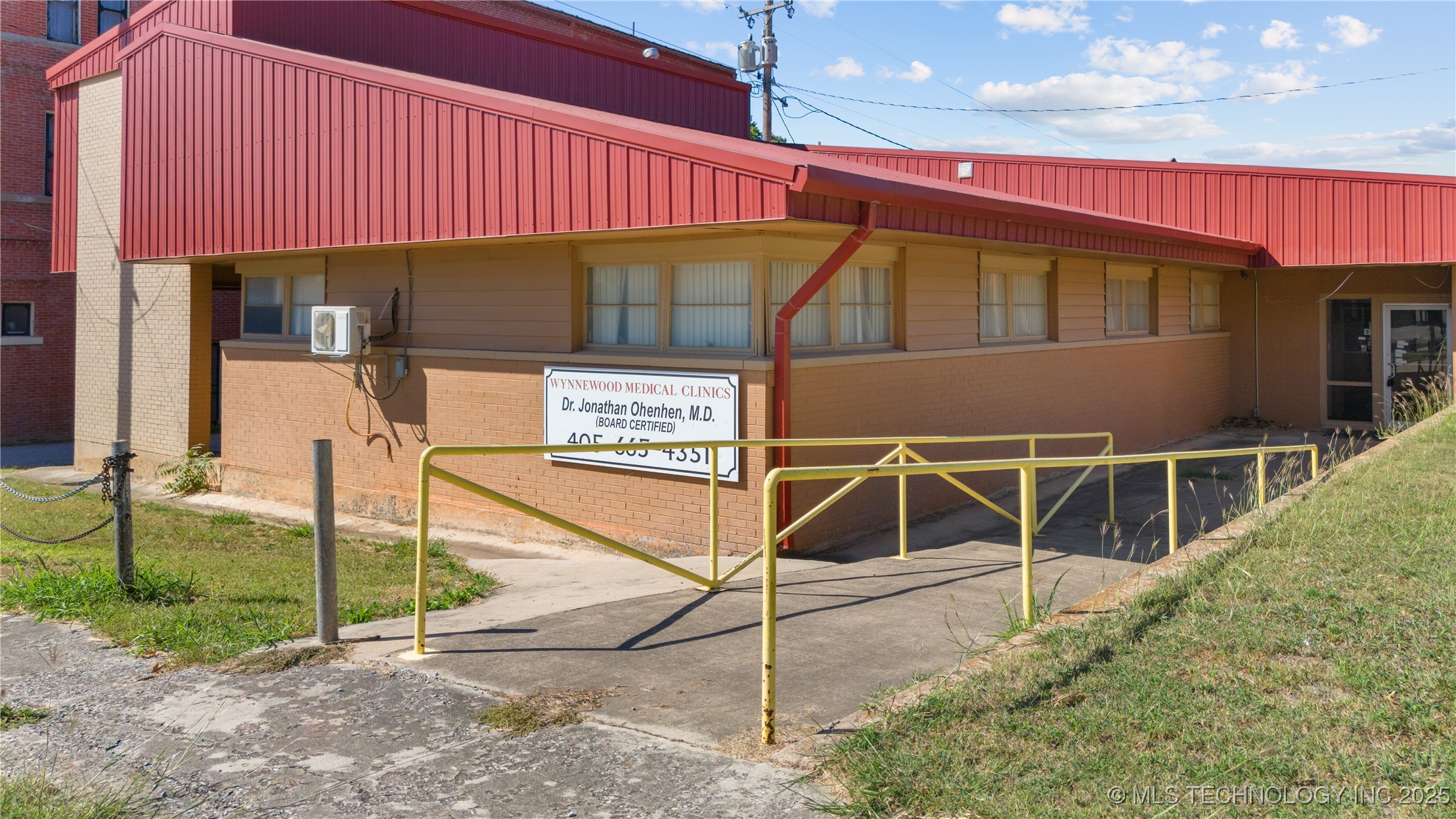 116 E Robert S Kerr Boulevard Wynnewood OK 73098
