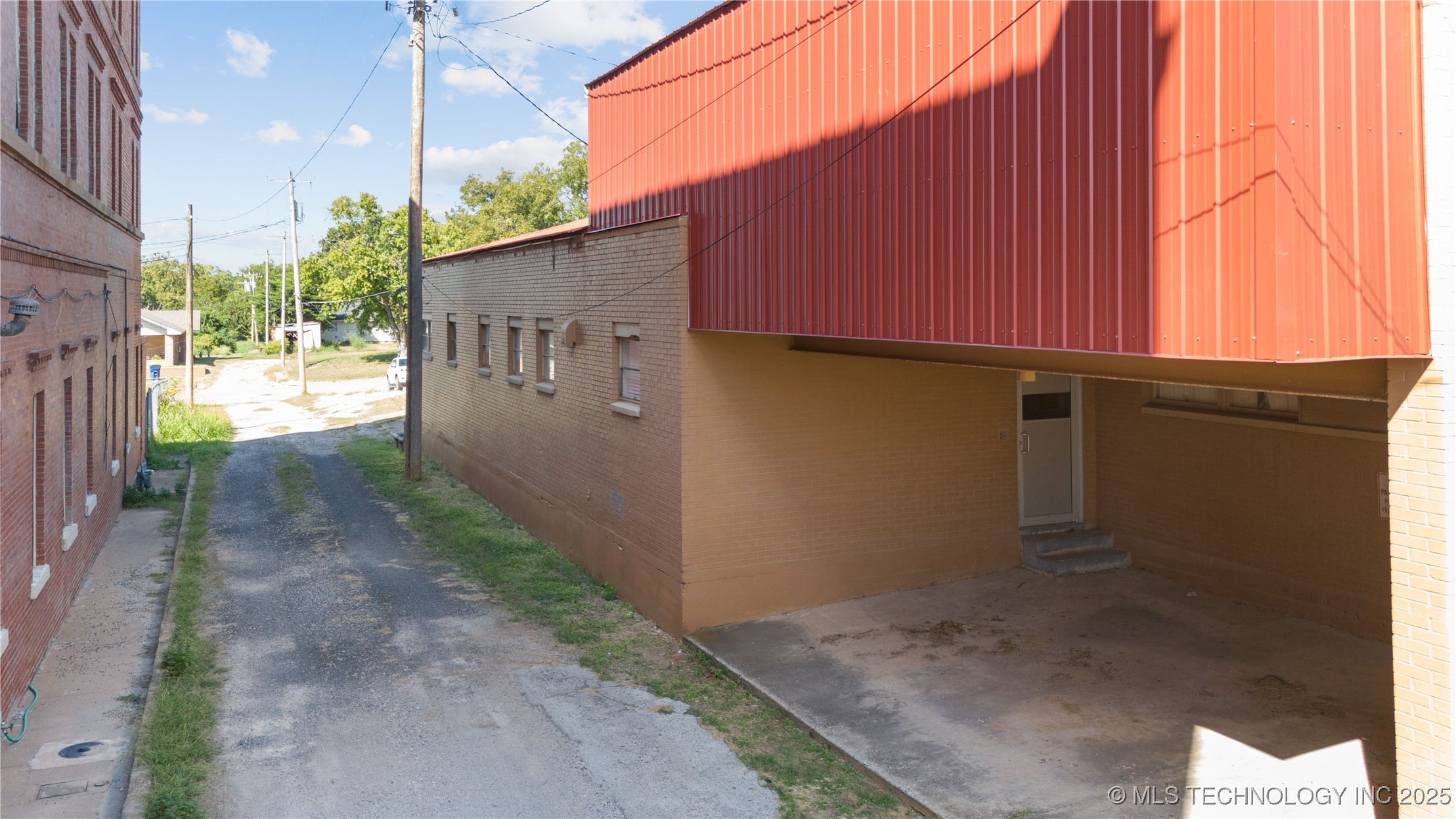 116 E Robert S Kerr Boulevard Wynnewood OK 73098