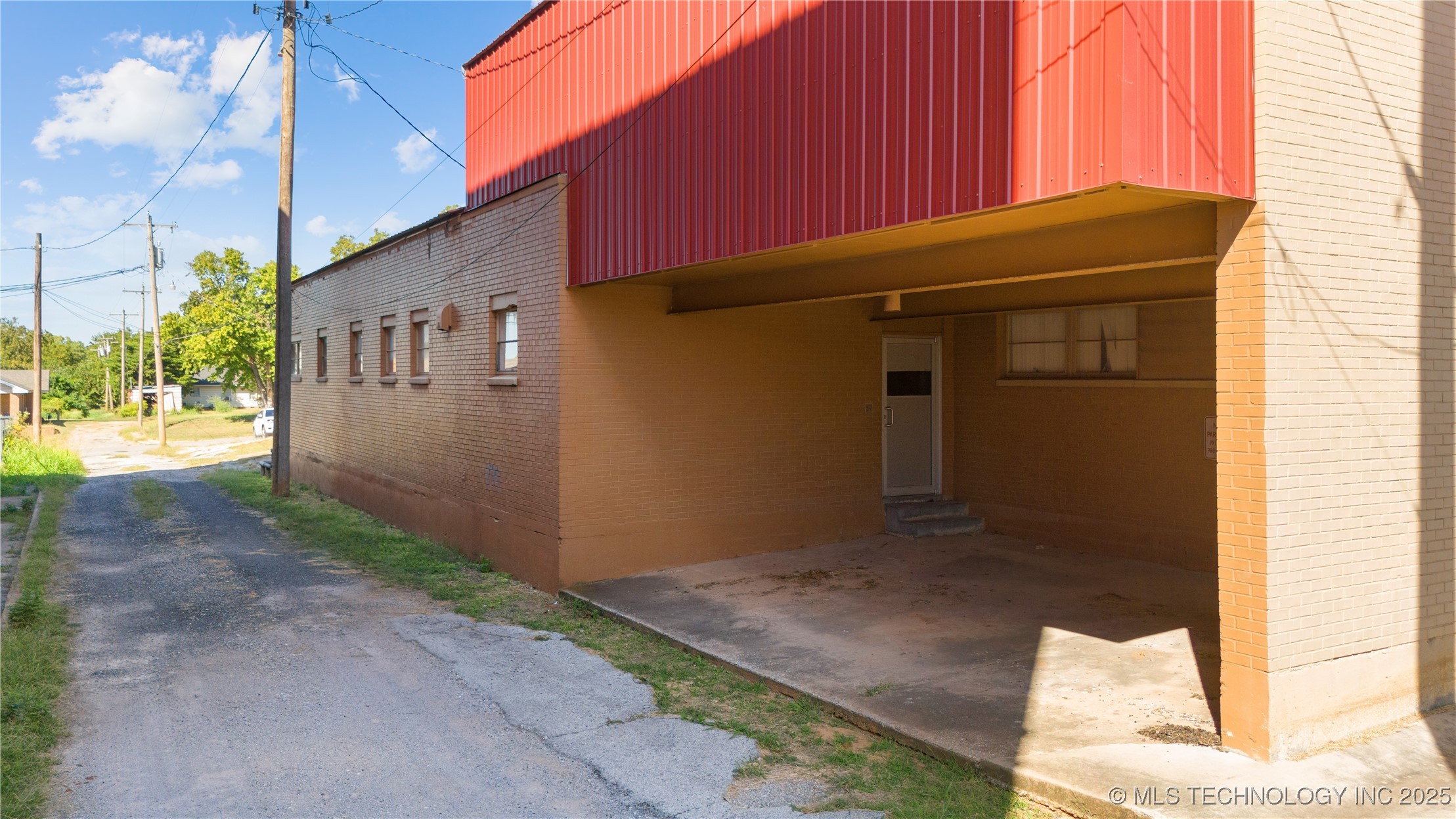 116 E Robert S Kerr Boulevard Wynnewood OK 73098