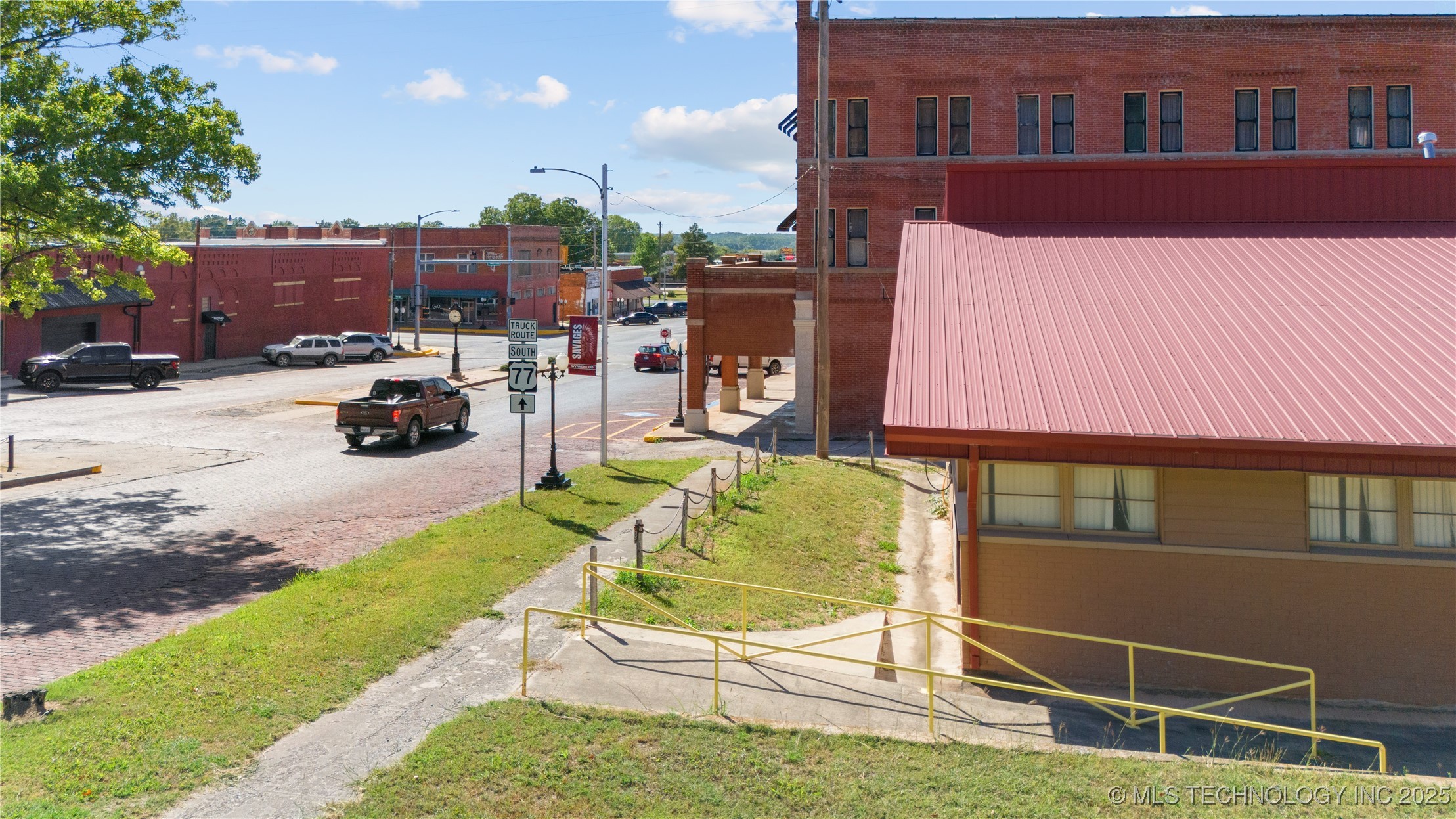 116 E Robert S Kerr Boulevard Wynnewood OK 73098