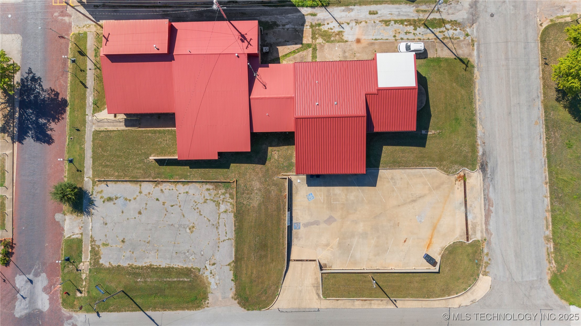 116 E Robert S Kerr Boulevard Wynnewood OK 73098