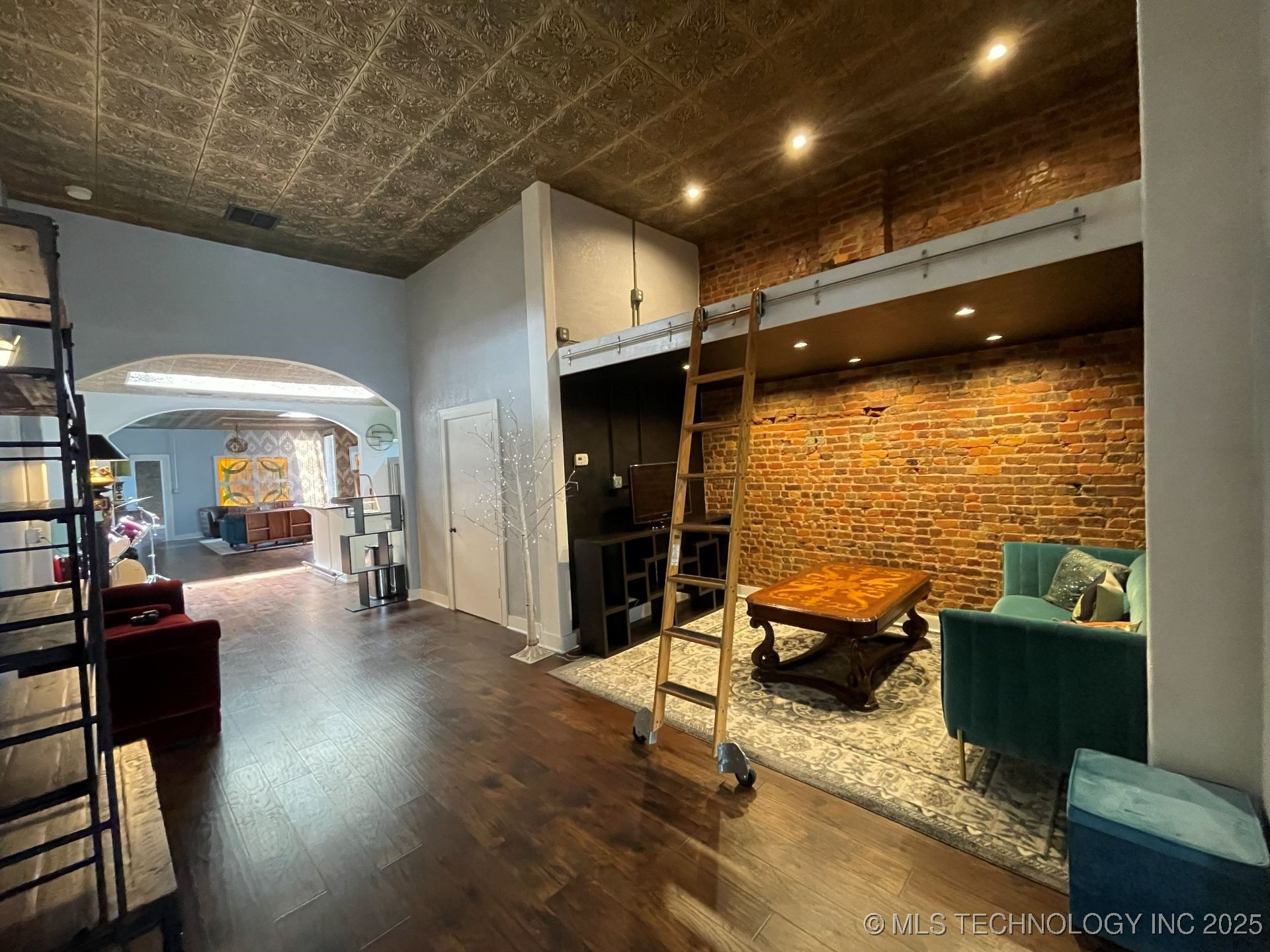 9 W Main Street Ardmore OK 73401