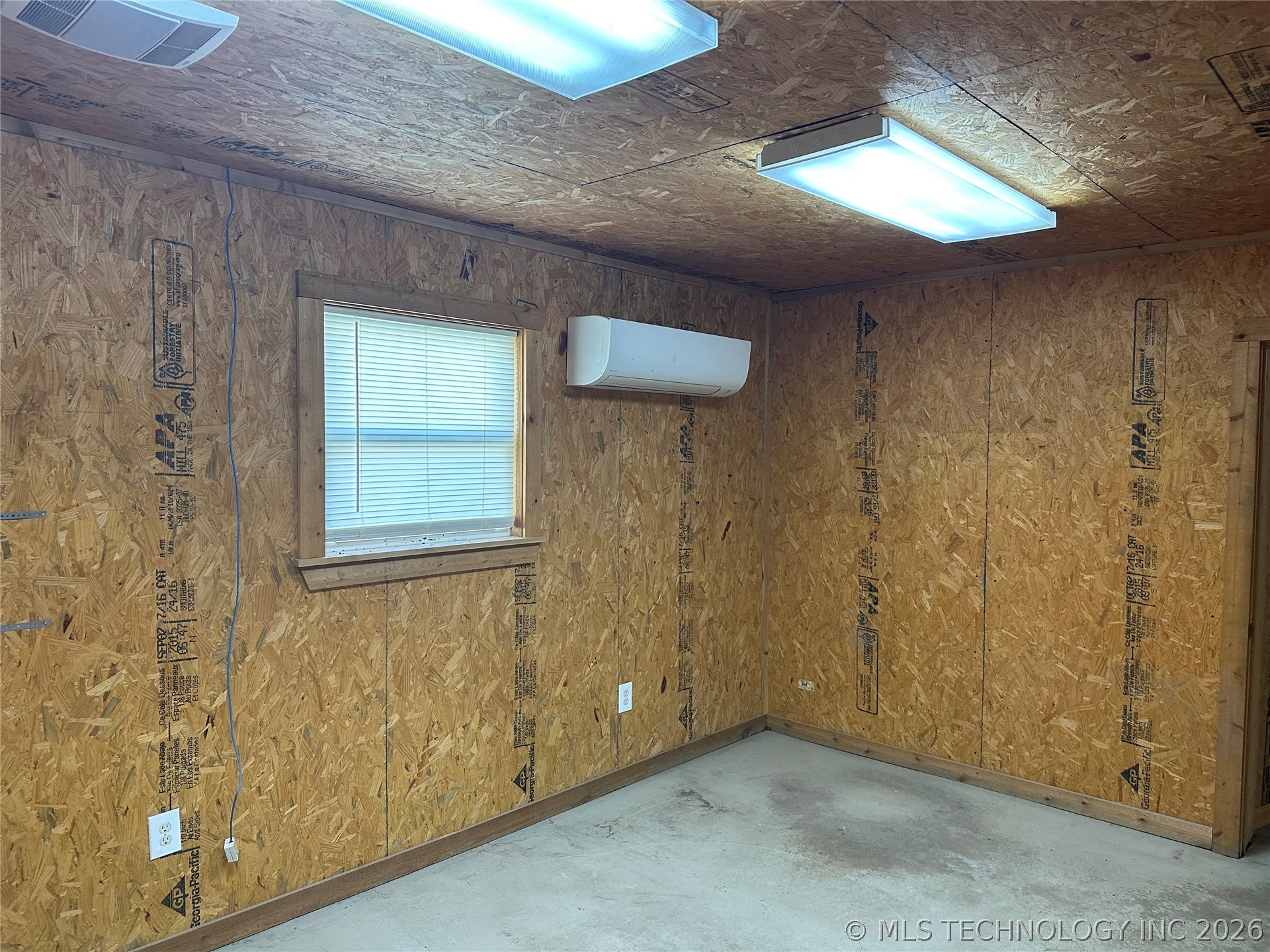 415 W Cherokee Street Wagoner OK 74467