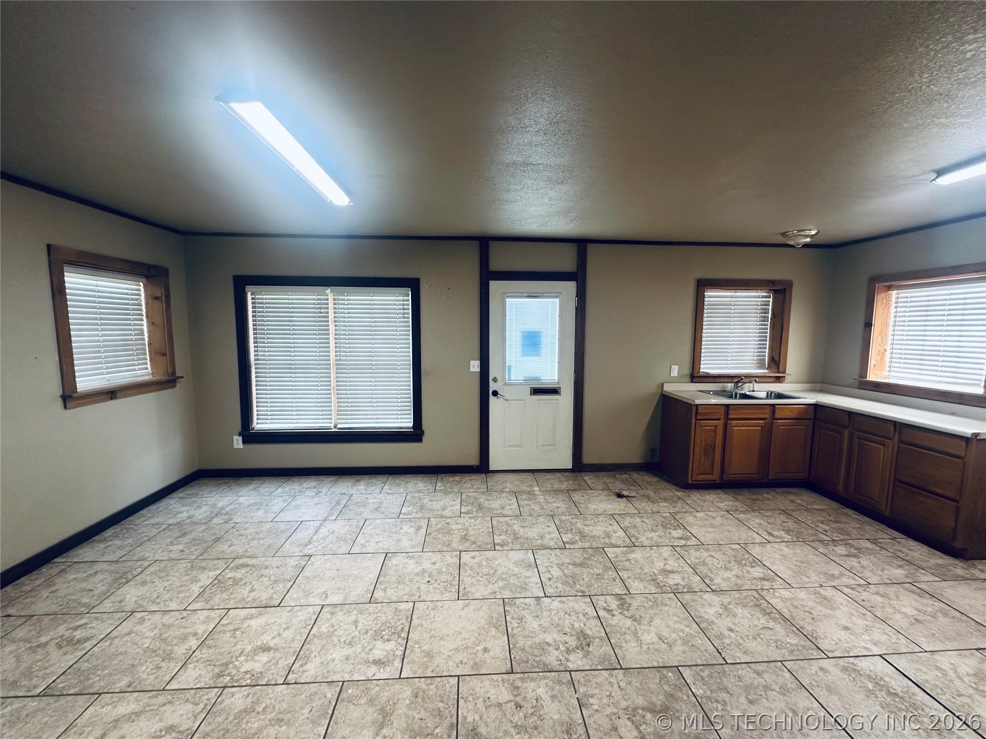 415 W Cherokee Street Wagoner OK 74467