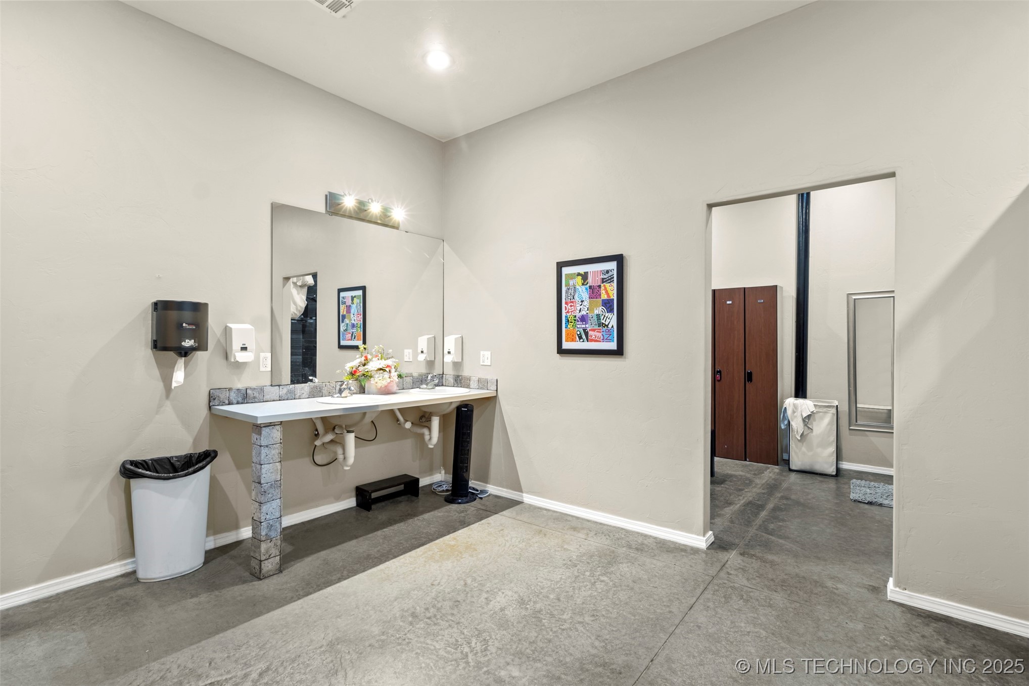 230 N Broadway Ada OK 74820