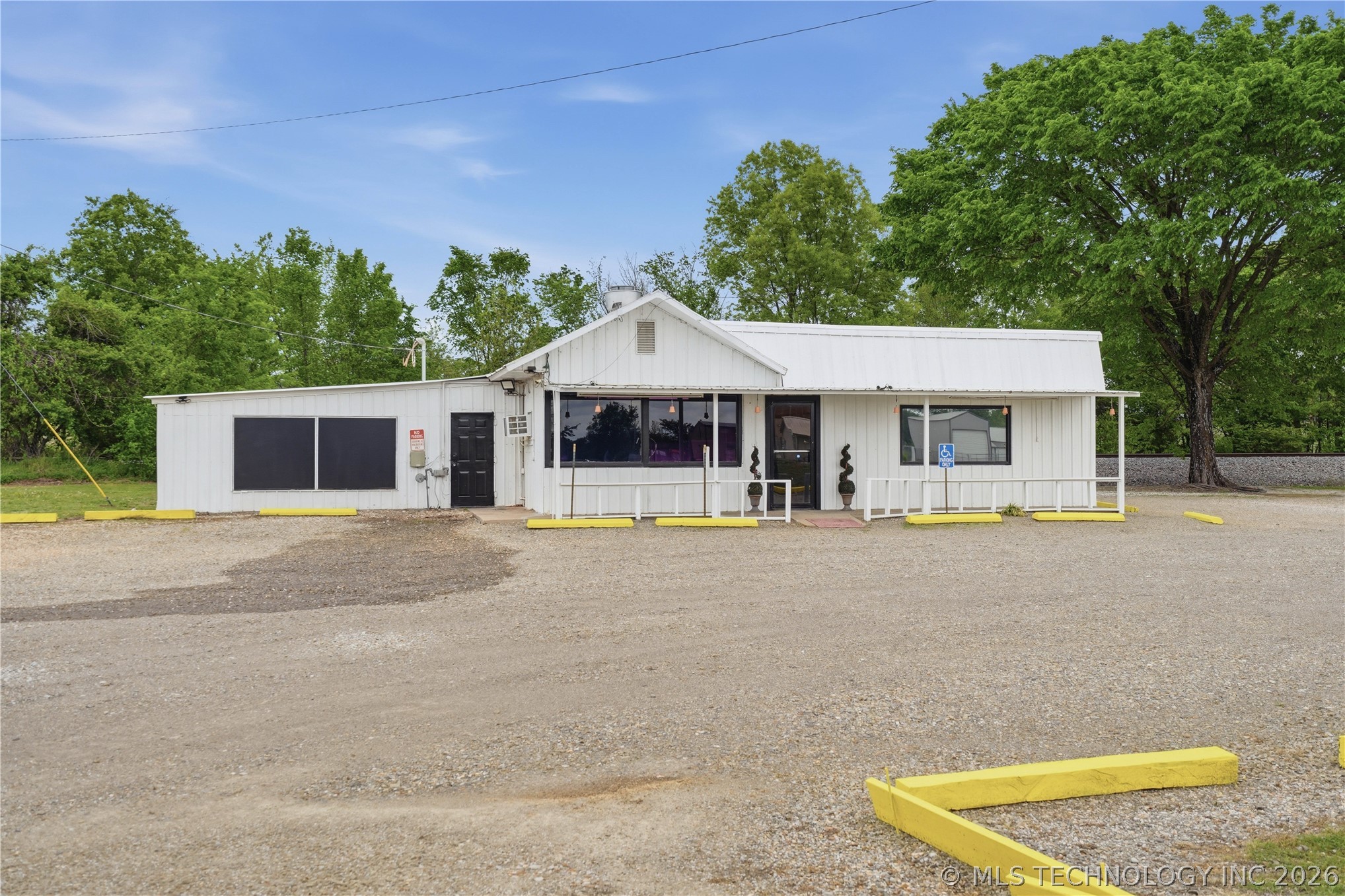 3301 W Cherokee Sallisaw OK 74955
