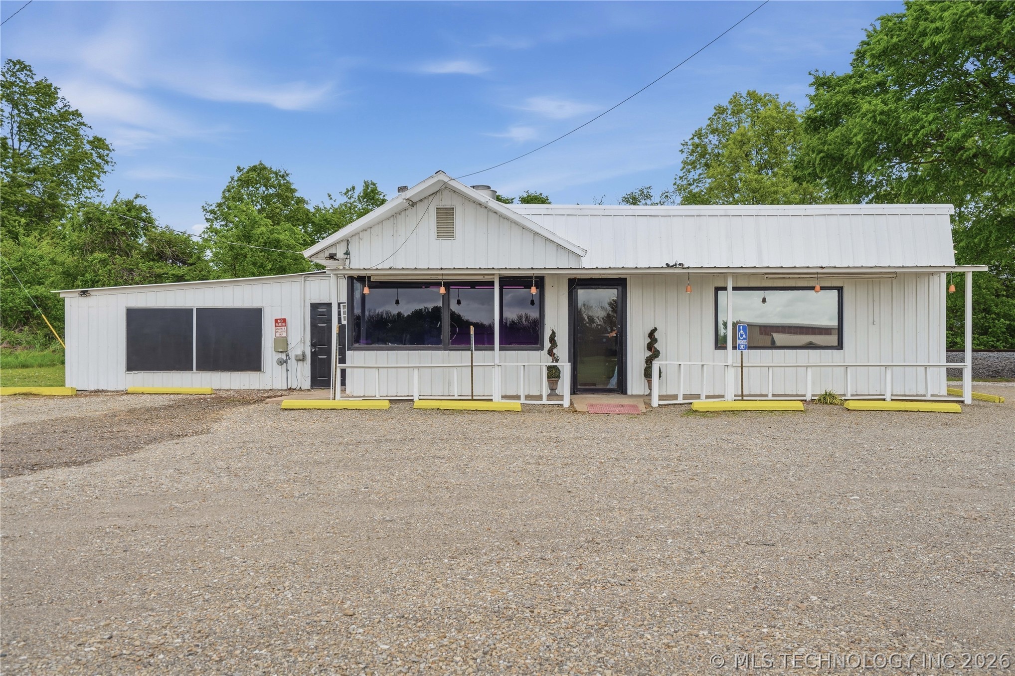 3301 W Cherokee Sallisaw OK 74955