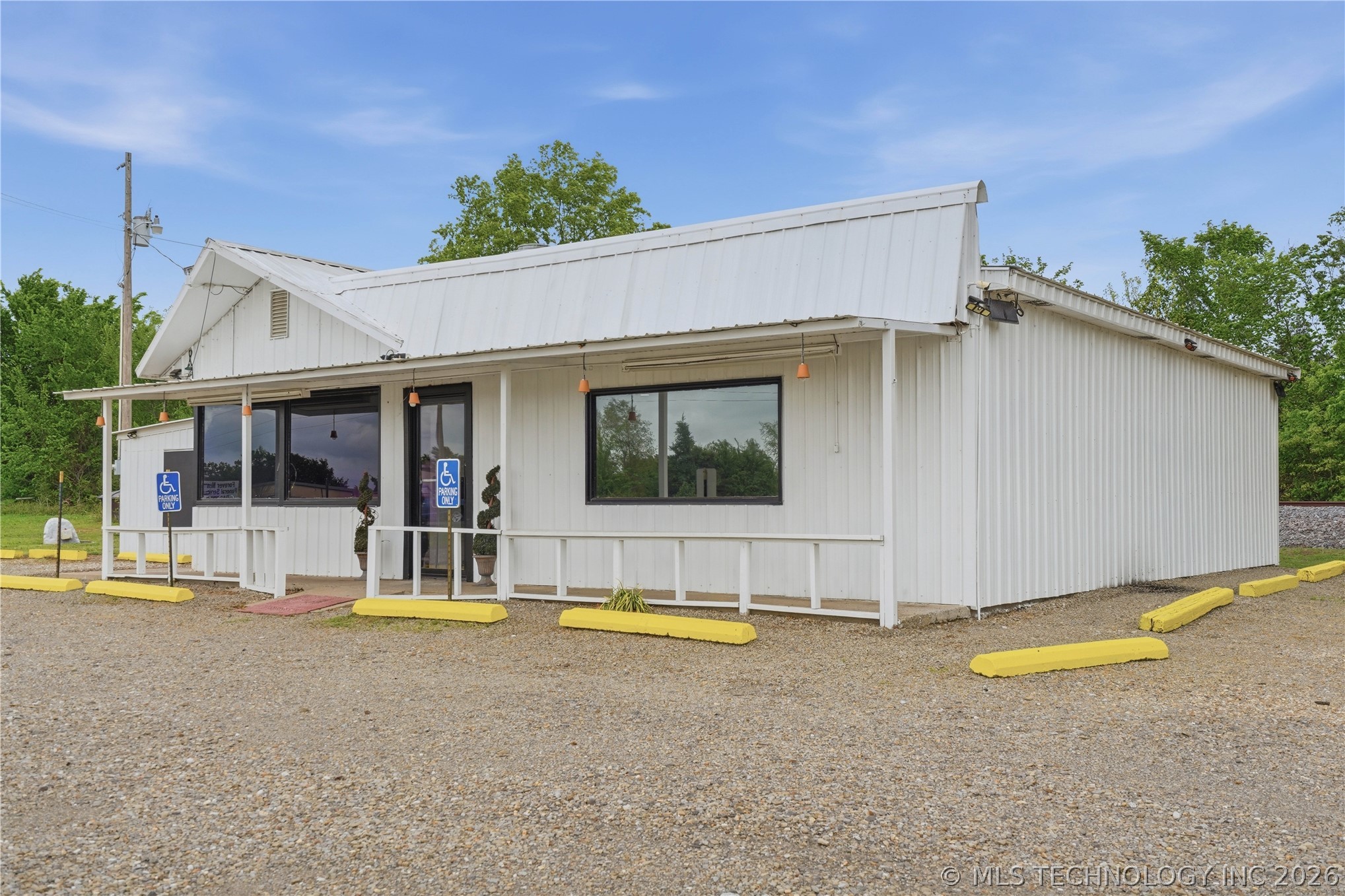 3301 W Cherokee Sallisaw OK 74955