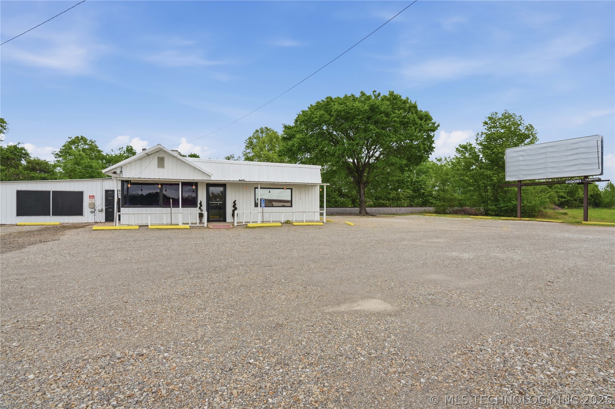 3301 W Cherokee Sallisaw OK 74955