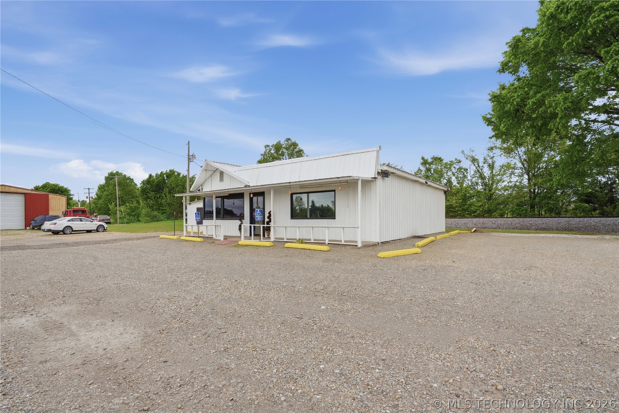 3301 W Cherokee Sallisaw OK 74955