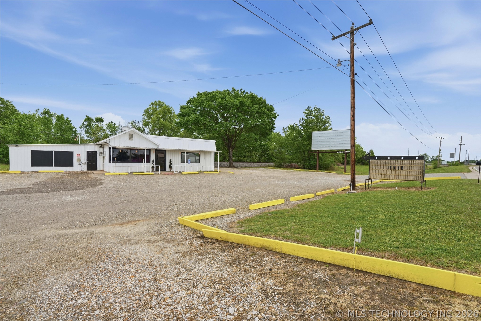3301 W Cherokee Sallisaw OK 74955