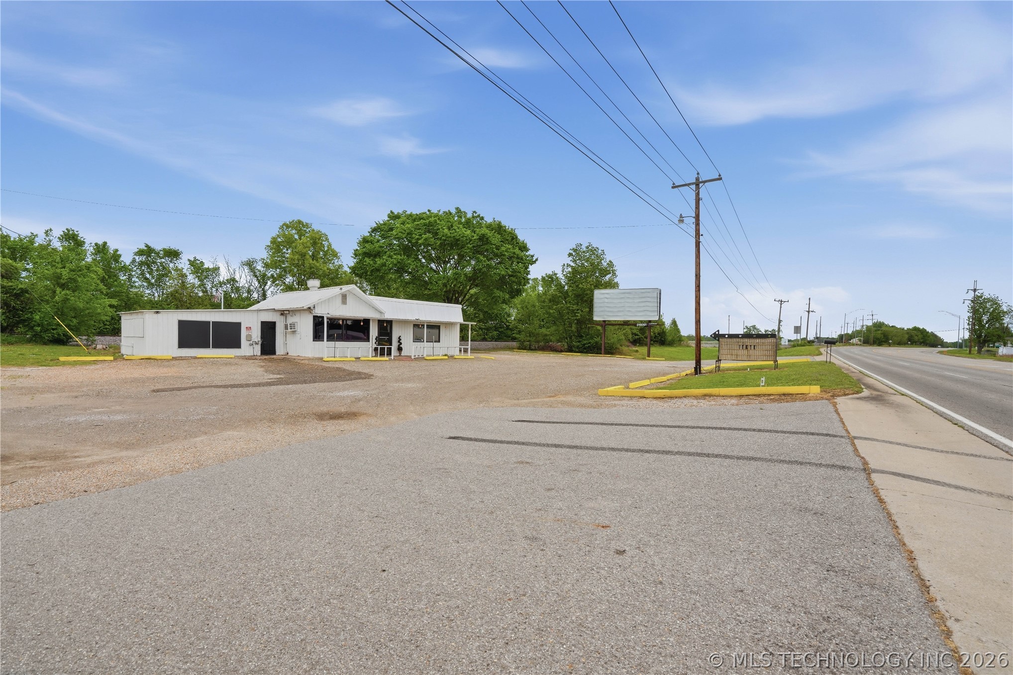 3301 W Cherokee Sallisaw OK 74955