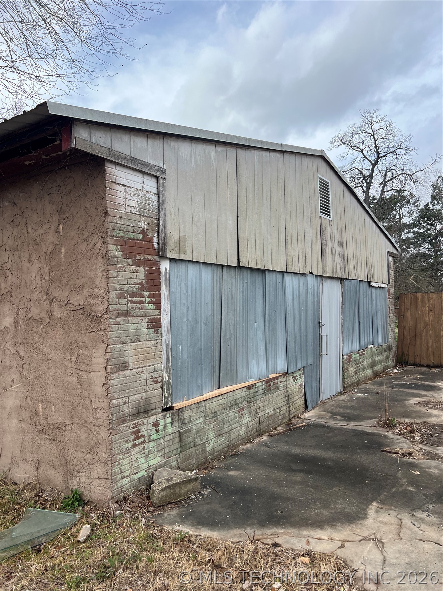 808 SE Quincy Idabel OK 74745