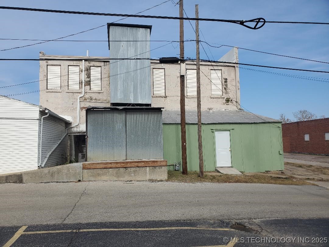 507 W Broadway Street Okemah OK 74859