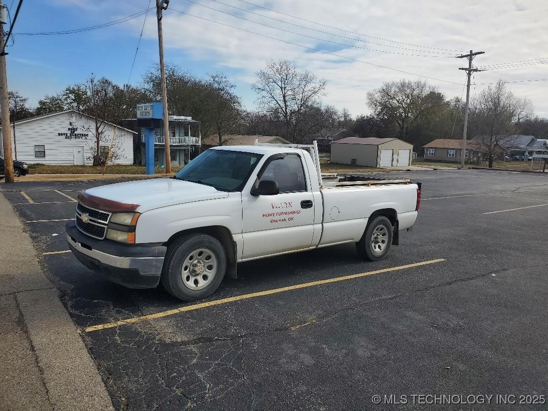 507 W Broadway Street Okemah OK 74859