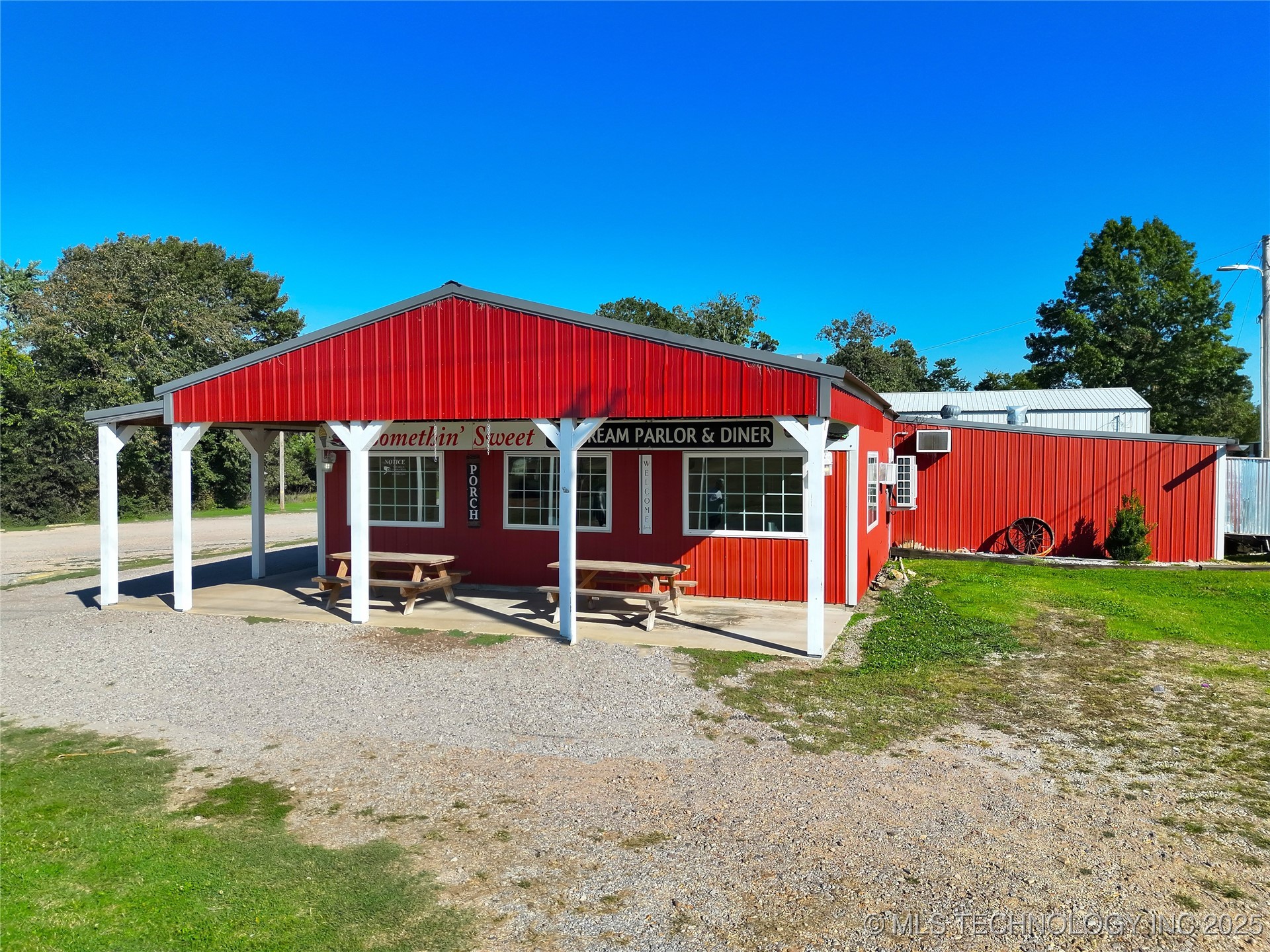 905 W Blackjack Street Stilwell OK 74960
