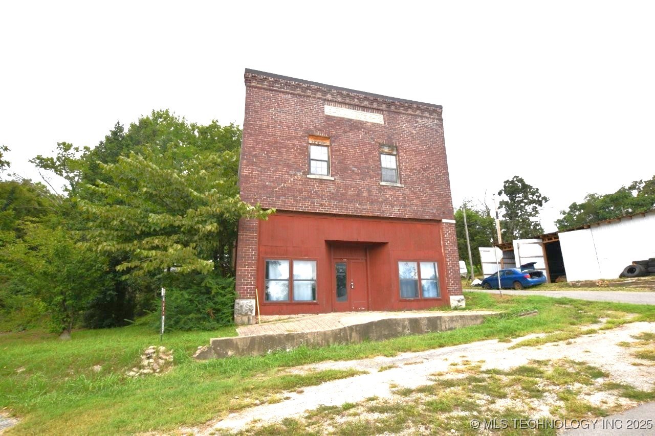 114 Main Street Watts OK 74964