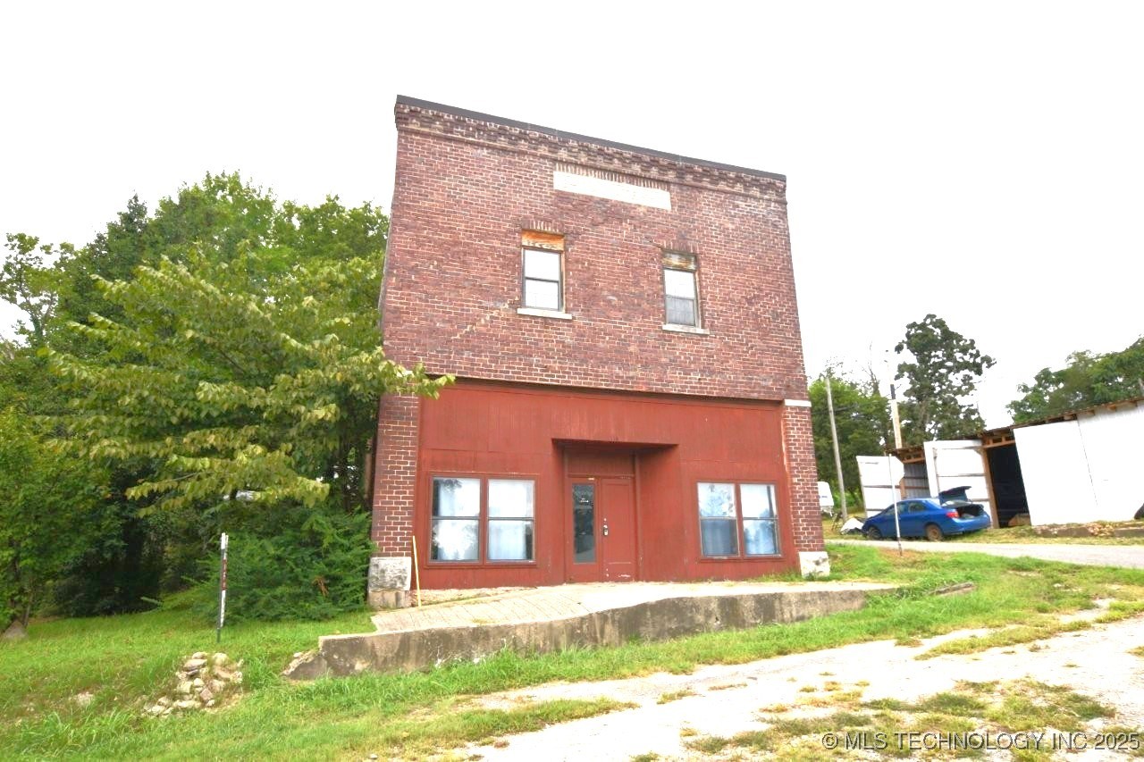 114 Main Street Watts OK 74964