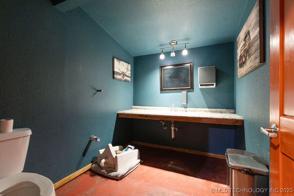 105 N Main Spavinaw OK 74366