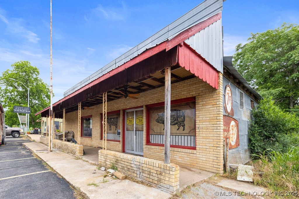 105 N Main Spavinaw OK 74366
