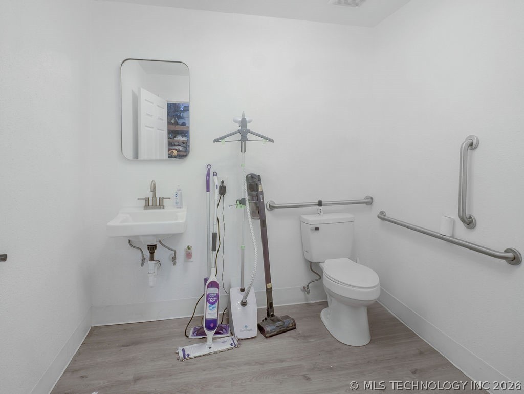 372 E Court Atoka OK 74525