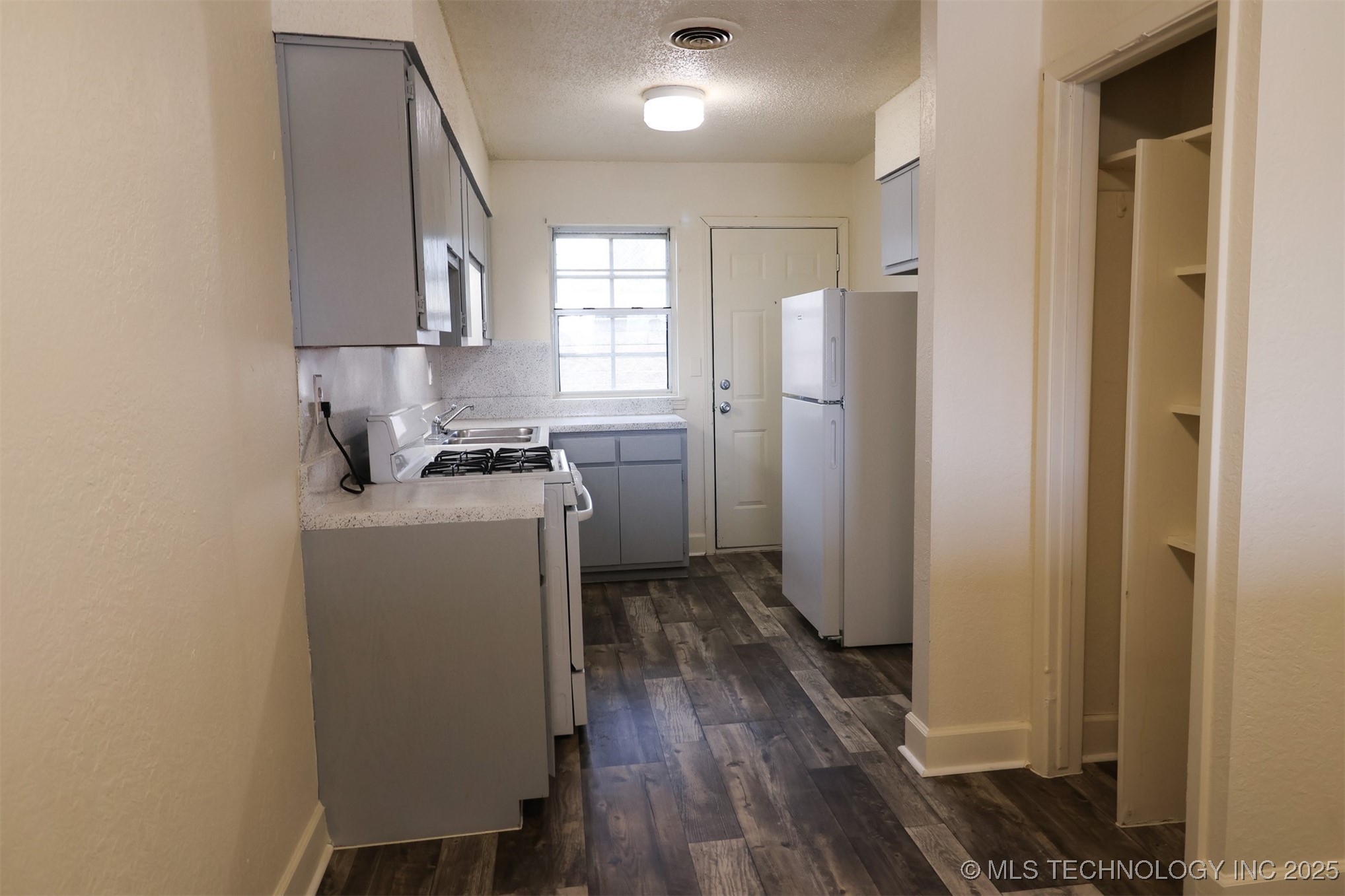 4012 W 56th Place Tulsa OK 74107