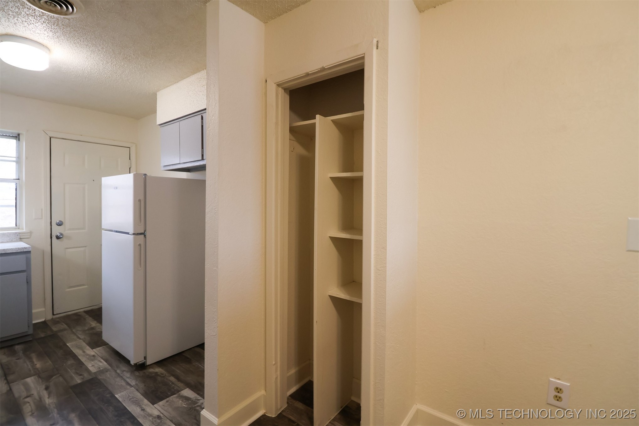 4012 W 56th Place Tulsa OK 74107