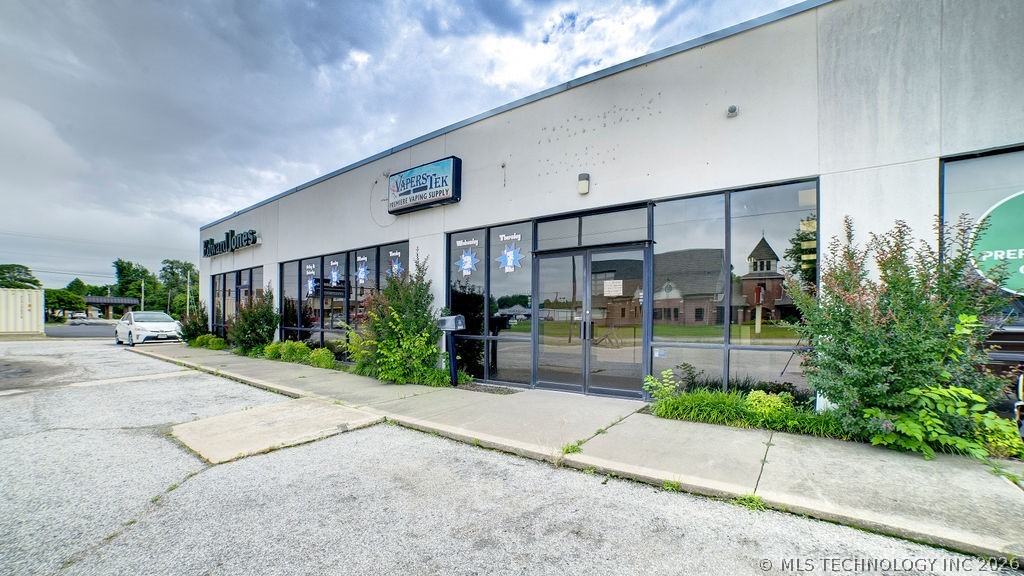 2028 N Main Street Miami OK 74354