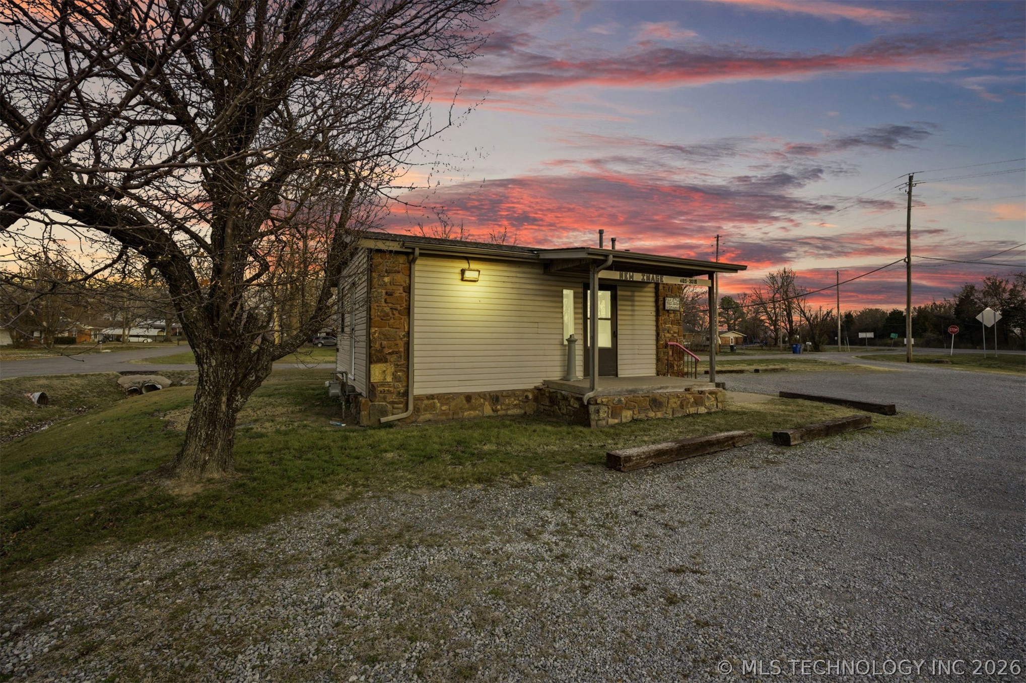 1401 S Mcquarrie Avenue Wagoner OK 74467