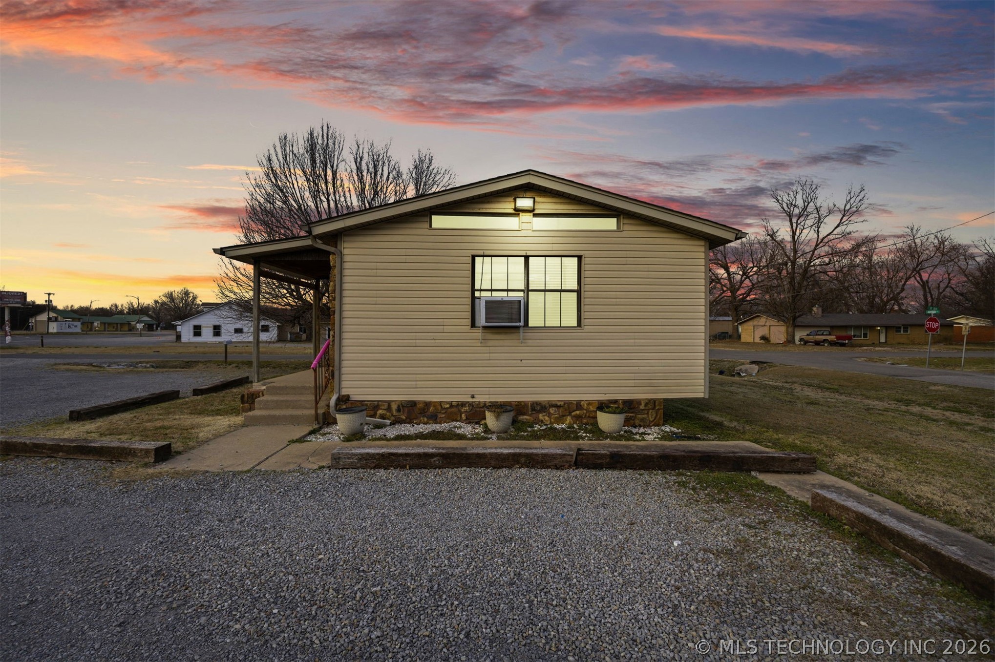 1401 S Mcquarrie Avenue Wagoner OK 74467