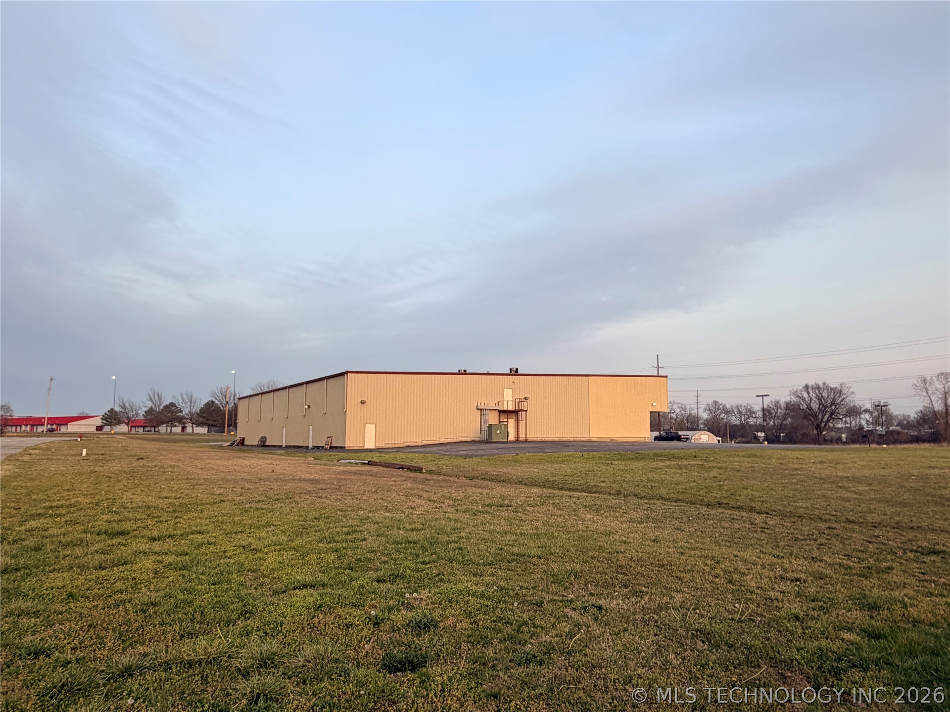 1109 N 3rd Street Grove OK 74344