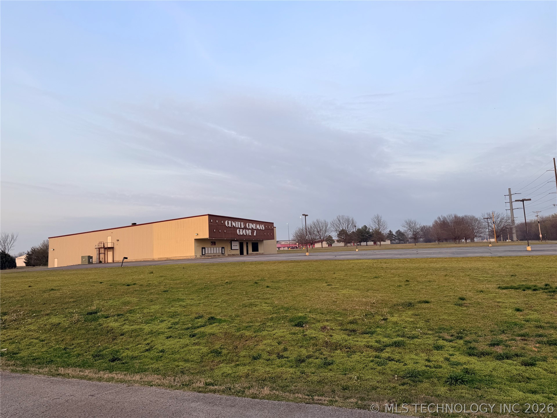 1109 N 3rd Street Grove OK 74344
