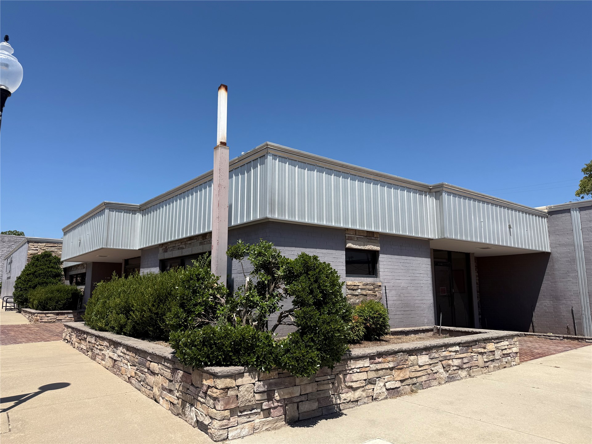 302 W Bdwy Okemah OK 74859