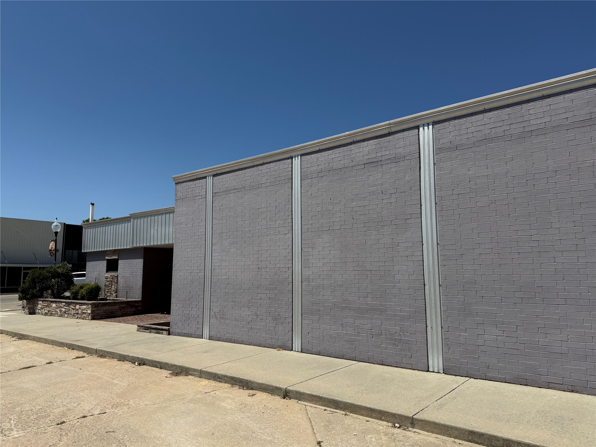 302 W Bdwy Okemah OK 74859