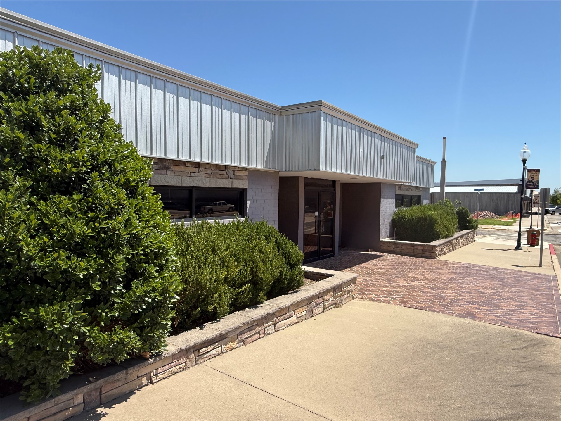 302 W Bdwy Okemah OK 74859
