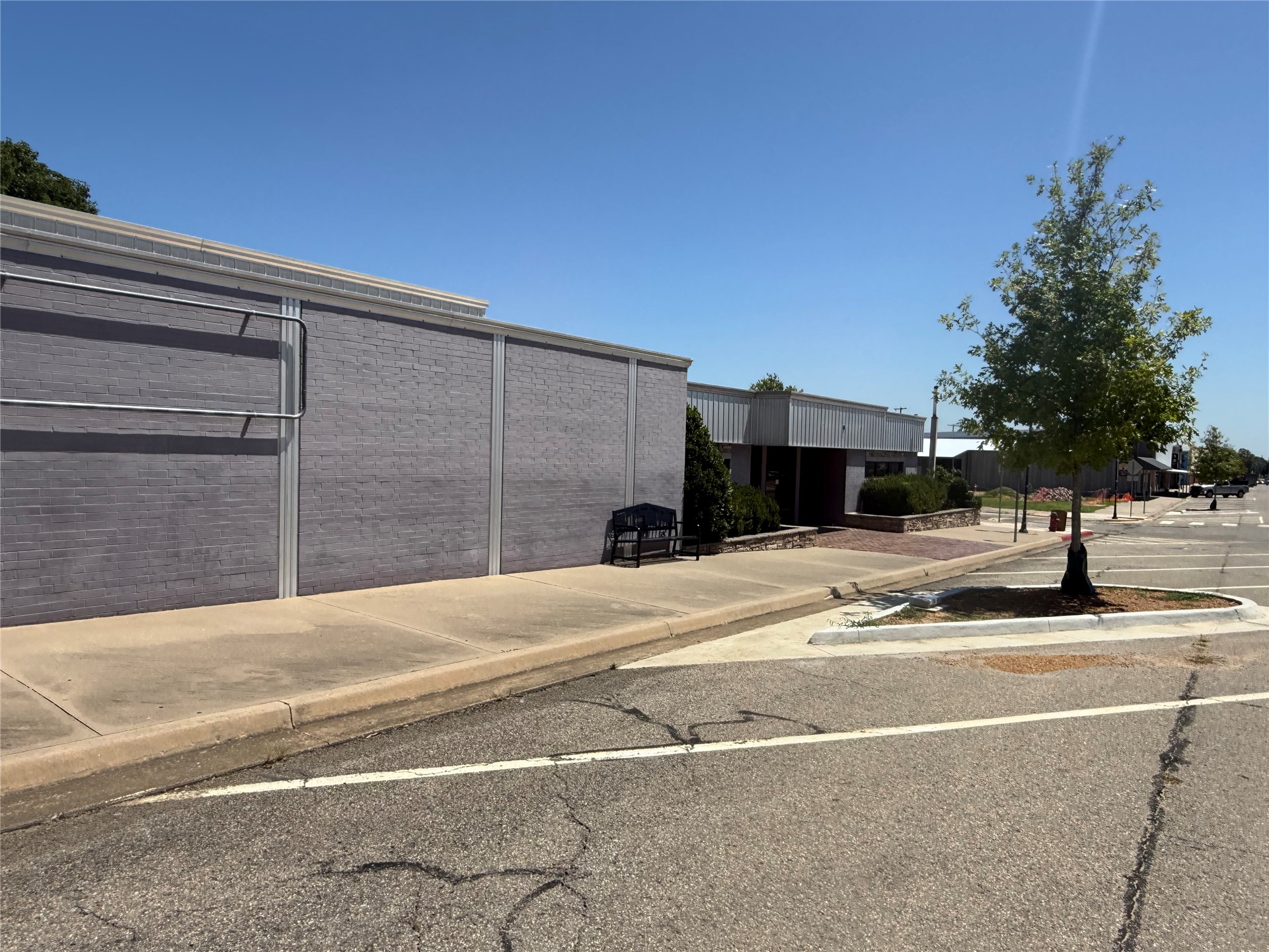 302 W Bdwy Okemah OK 74859