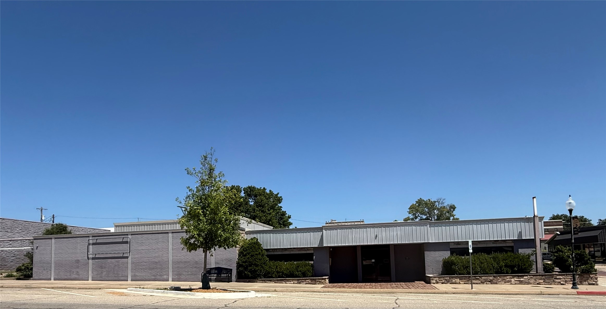 302 W Bdwy Okemah OK 74859